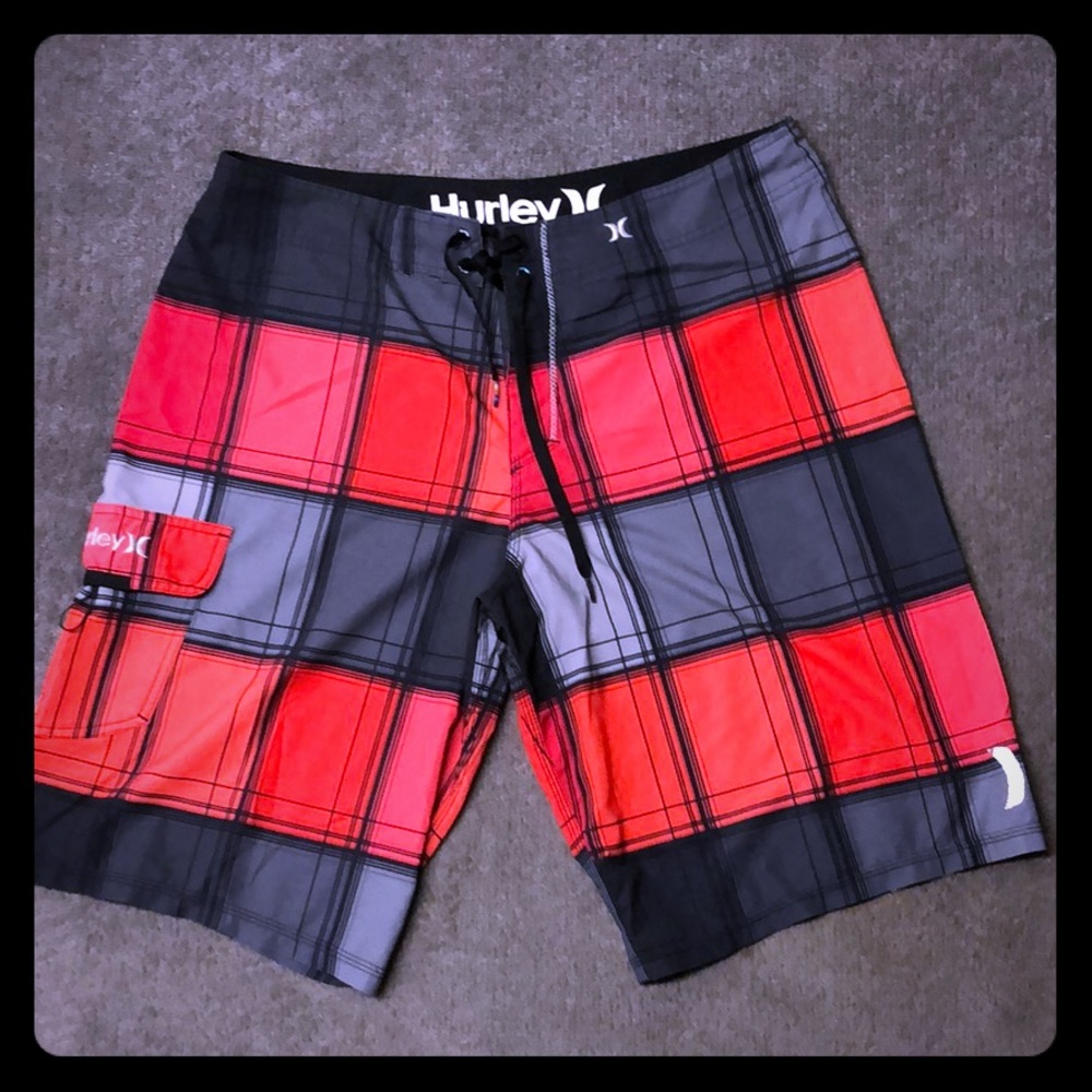 Hurley bored short